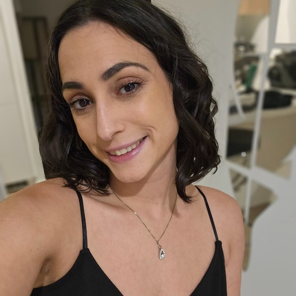 Meet your Posher, Jessica - Picture 1 of 1